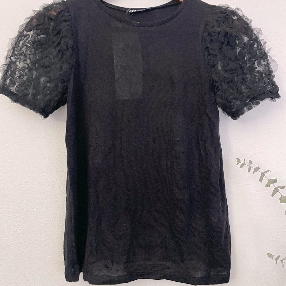 Tulle sleeve 🖤